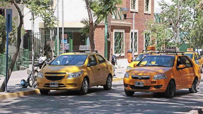Neuquén modificará la ordenanza del taxi para bloquear a Uber