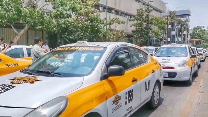 Protesta de los taxistas de Chiapas contra Uber y DiDi