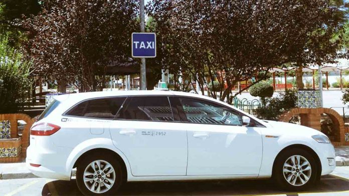 Catarroja pone un servicio gratuito de taxi para ir al Centro de Salud