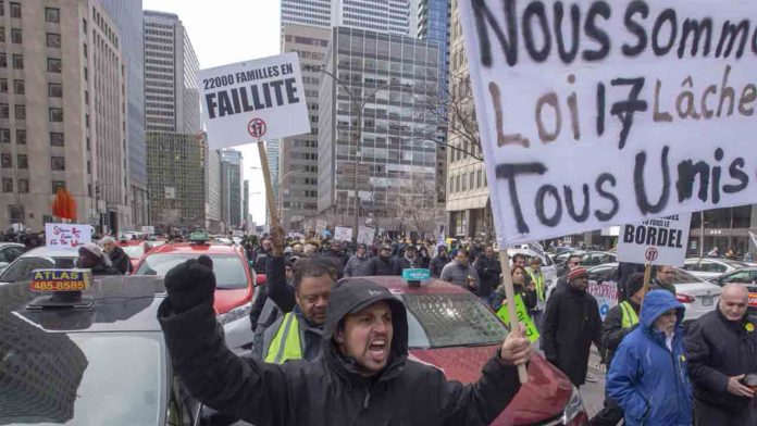 Quebec tendrá que pagar 220 millones a los taxistas tras la denuncia por Uber