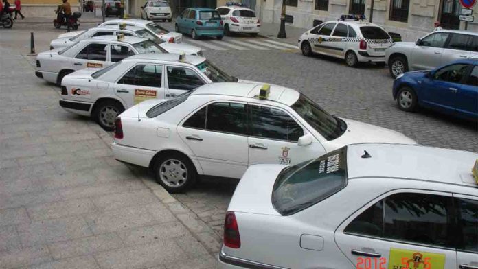 Vox llega tarde: pide cámaras en los taxis de Ceuta, algo que ya contempla la ordenanza