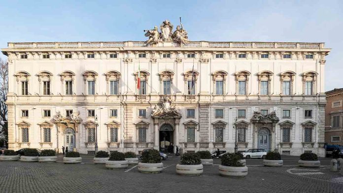 El Constitucional italiano declara nulo el bloqueo de las autorizaciones NCC