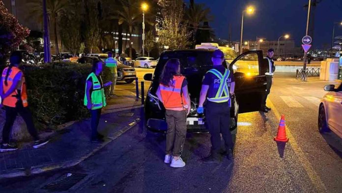 Pillan en Ibiza a 2 conductores de VTC y un taxista pirata conduciendo drogados