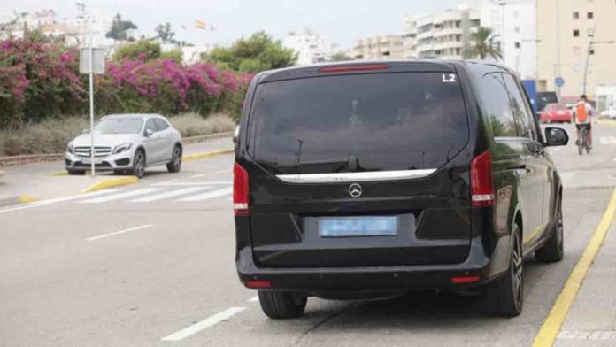 El Consell de Ibiza tramita las sanciones a Uber por captar en las paradas de taxi