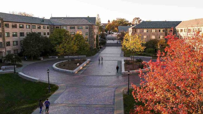 Acusan a un conductor de Uber de violar a una estudiante en la Universidad de Villanova