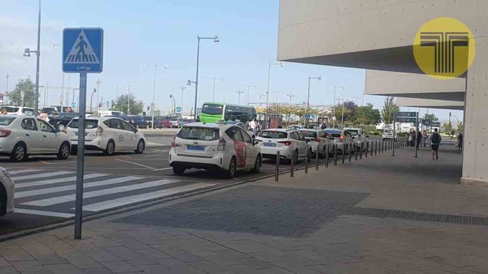 Los VTC solo pueden circular en Zaragoza con autorización municipal