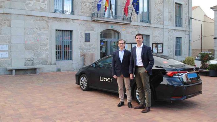 El alcalde de Valdemorillo del PP opta por Uber y no por el taxi