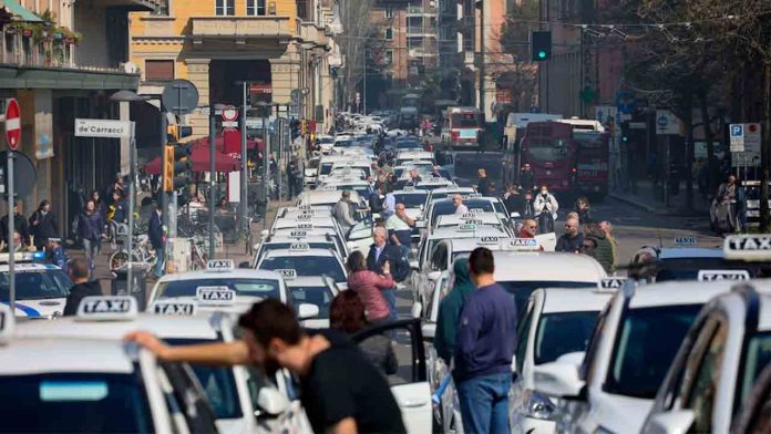 El taxi de Bolonia subirá las tarifas un 16% en 2025