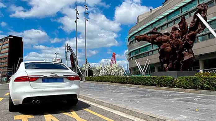 UPTA Euskadi denuncia reunión a puerta cerrada que amenaza al taxi en Bilbao