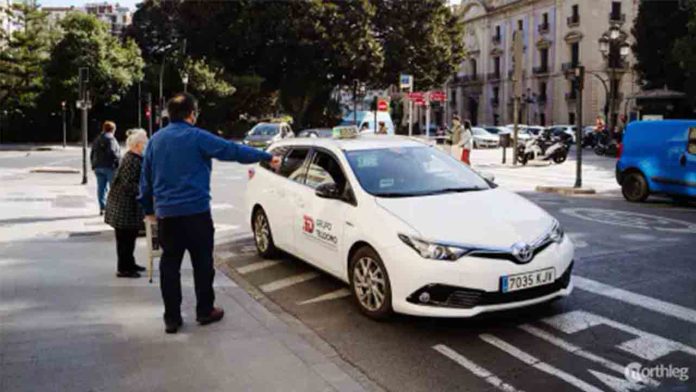 Taxistas valencianos denuncian precarización laboral y tarifaria