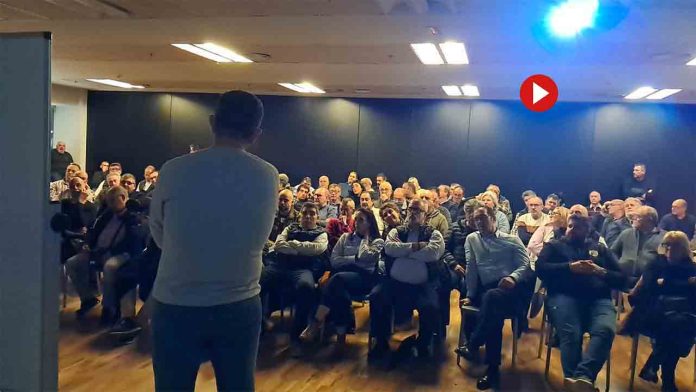 Élite Taxi BCN refuerza su estrategia tras una asamblea multitudinaria