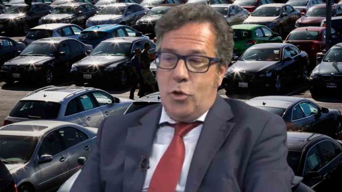 El oportunismo de Emilio Domínguez: de defensor del taxi a portavoz de las VTC