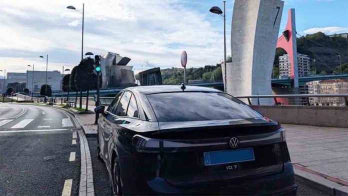 Crece la competencia desleal de VTC en Santiago: el taxi exige medidas