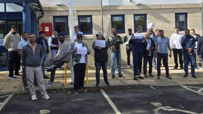 Los taxistas de Daventry protestan contra nueva normativa de vehículos adaptados Los taxistas de Daventry protestan contra nueva normativa de vehículos adaptados