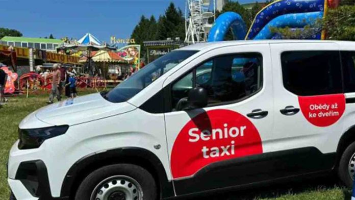 Praga 9 lanza un taxi especial para personas mayores y con discapacidad