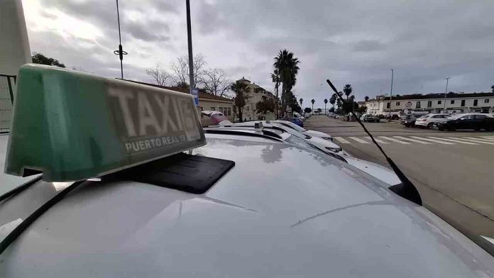 Puerto Real estudia subir las tarifas del taxi ante los costes insostenibles
