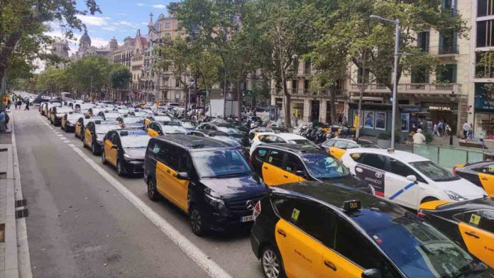 Élite Taxi convoca movilizaciones en el Baix Llobregat para exigir que se cumpla le ley