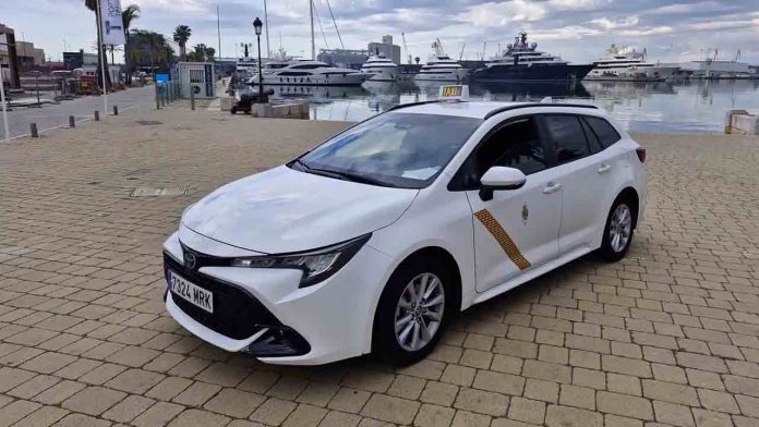 Encuentro entre el Ayuntamiento y el sector del taxi de Tarragona Encuentro entre el Ayuntamiento y el sector del taxi de Tarragona