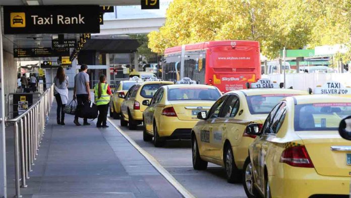Melbourne prueba venta de tickets de taxis con precio fijo en el aeropuerto