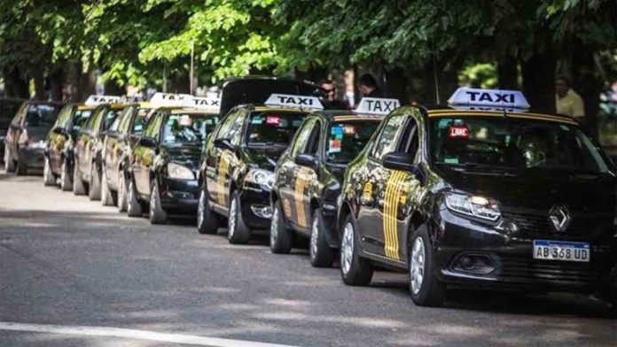 Los taxistas recurren al Supremo tras el rechazo judicial contra Uber, Cabify y DiDi