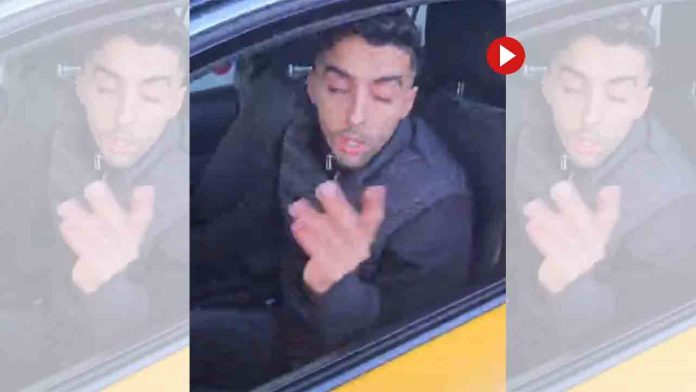 Agresión de un taxista por no dejarle recoger clientes en zona prohibida Agresión de un taxista por no dejarle recoger clientes en zona prohibida