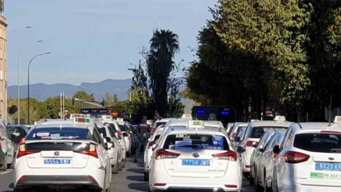 El taxi valenciano irá a la huelga el 25 de febrero y colapsará los accesos a Valencia