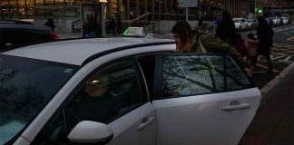 Los taxistas de Vitoria defienden la cobertura y reclaman más seguridad Los taxistas de Vitoria defienden la cobertura y reclaman más seguridad