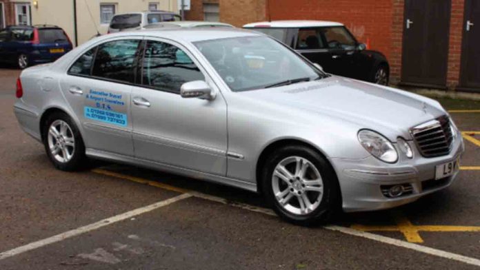 El robo de un taxi y la conducción peligrosa desatan el caos en Dereham