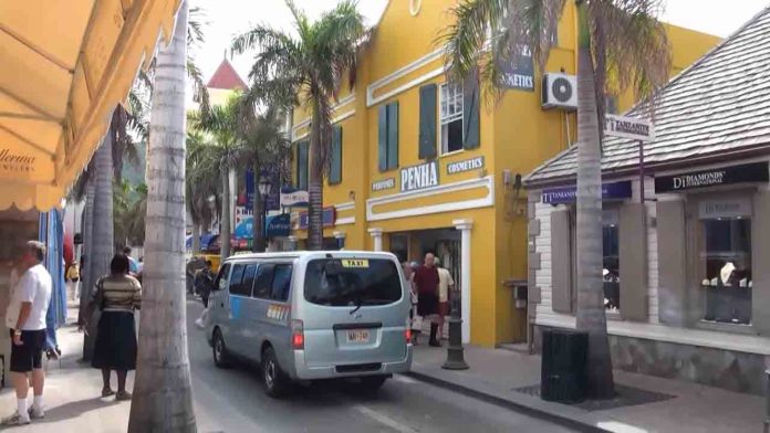 Presión política para actualizar las tarifas del taxi en San Martín
