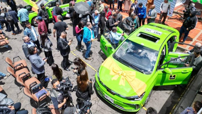 Colombia impulsa los primeros taxis eléctricos con un programa de financiación