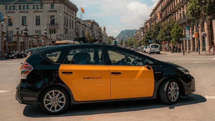 Comprar o vender una licencia de taxi en Barcelona: claves para hacerlo con seguridad