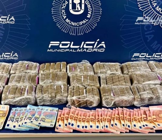 Detenido en Fuencarral un conductor de Uber con 9 kilos de hachís en su vehículo Detenido en Fuencarral un conductor de Uber con 9 kilos de hachís en su vehículo