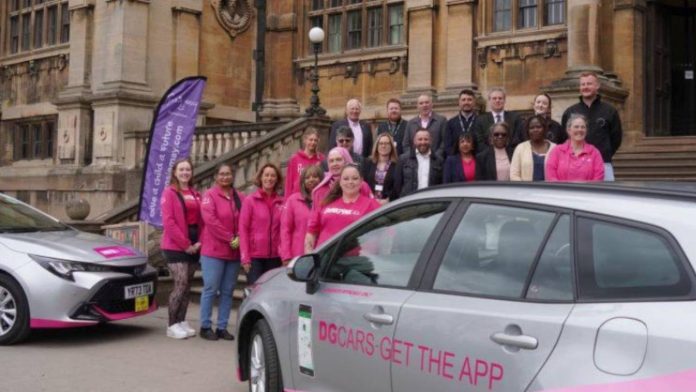 Nottingham impulsa la incorporación de mujeres al taxi con el programa Think Pink