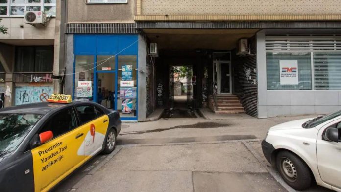 Yandex en Belgrado mete la mano en el bolsillo a clientes y taxistas