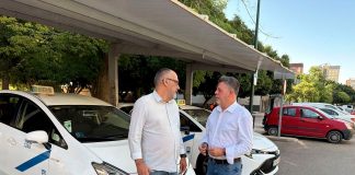 El taxi de Málaga exige cargadores rápidos en sus paradas para no quedarse atrás