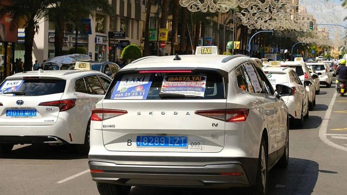 Compromís lleva al Congreso y al pleno de Alicante el apoyo al sector del taxi