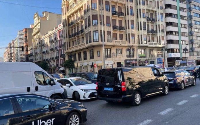 Compromís reclama regular las VTC para reducir la congestión en València Compromís reclama regular las VTC para reducir la congestión en València