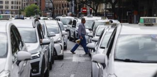 El nuevo decreto de la Generalitat reabre el conflicto entre el taxi y los VTC El nuevo decreto de la Generalitat reabre el conflicto entre el taxi y los VTC