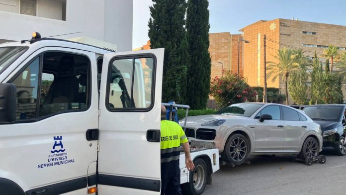 Ibiza refuerza el control contra los taxis pirata en plena temporada de aperturas
