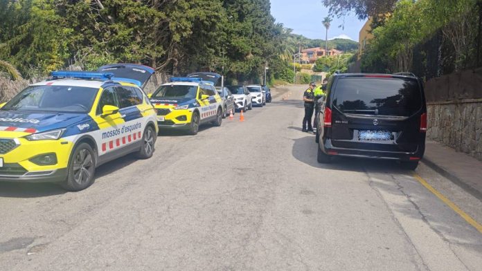 Mossos y policías locales intensifican controles a taxis y VTC en Lloret y Blanes
