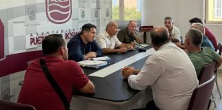 Puerto del Rosario abre el diálogo con el sector del taxi para mejorar el servicio Puerto del Rosario abre el diálogo con el sector del taxi para mejorar el servicio