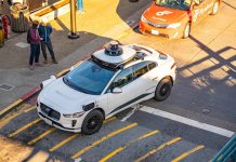 Un robotaxi de Waymo le roba las maletas a un usuario Un robotaxi de Waymo le roba las maletas a un usuario