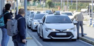 El taxi divide al sector en A Coruña mientras avanza el proyecto de integración El taxi divide al sector en A Coruña mientras avanza el proyecto de integración