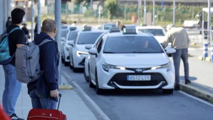 El taxi divide al sector en A Coruña mientras avanza el proyecto de integración El taxi divide al sector en A Coruña mientras avanza el proyecto de integración