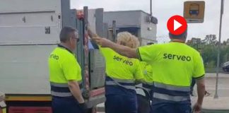 Refuerzo policial en la T1 del Prat contra la venta ambulante en la parada de taxis Operativo policial en la T1 del Aeropuerto de Barcelona contra la venta ambulante en la zona de taxis