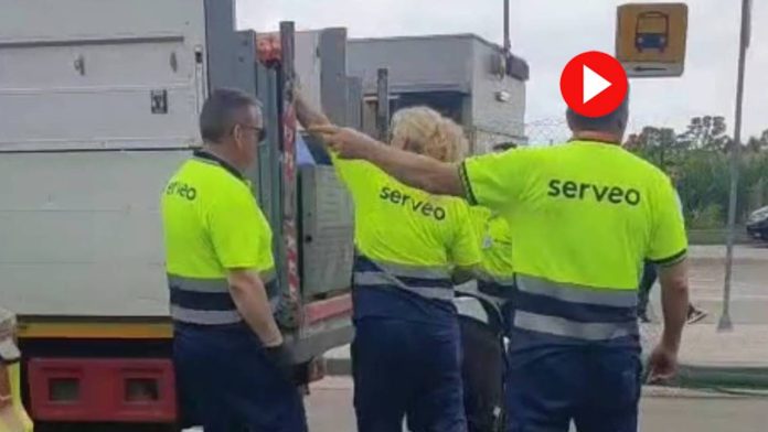 Operativo policial en la T1 del Aeropuerto de Barcelona contra la venta ambulante en la zona de taxis