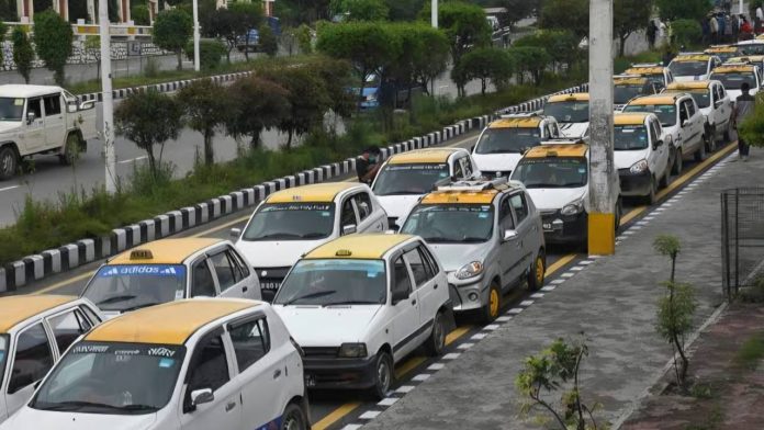 Uber desembarca en Nepal exportando un modelo que amenaza al taxi local
