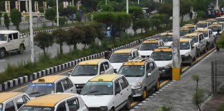 Uber desembarca en Nepal exportando un modelo que amenaza al taxi local