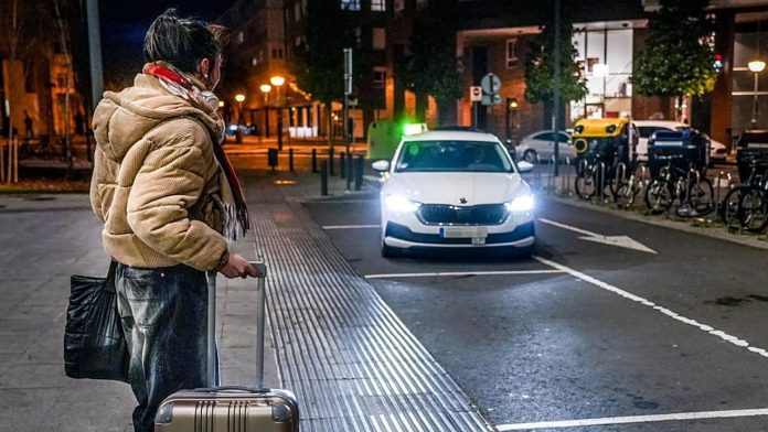 Alatax respalda el nuevo sistema de guardias nocturnas del taxi en Vitoria Alatax respalda el nuevo sistema de guardias nocturnas del taxi en Vitoria
