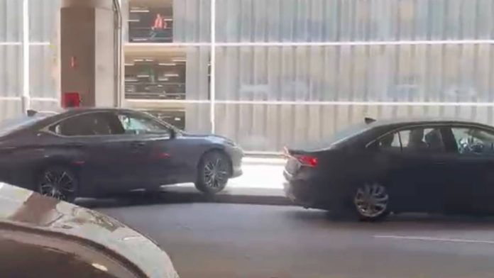 Élite Taxi alerta del descontrol en El Prat y estudia protestas por el intrusismo